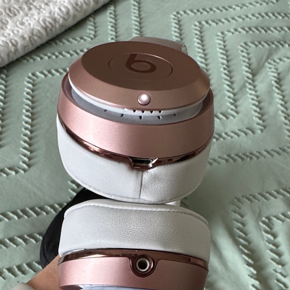 Solo3 Wireless. Rose Gold - Picture 10 of 11